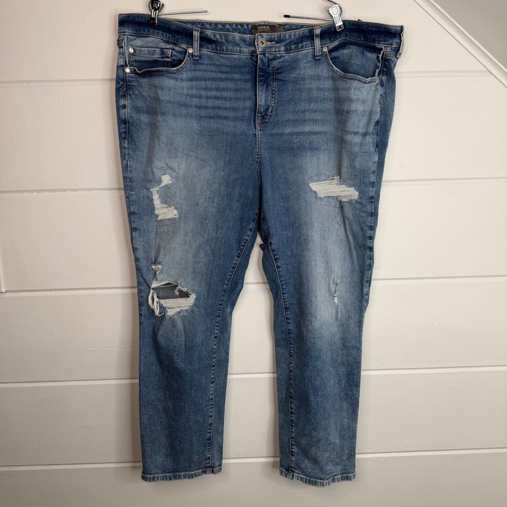 Torrid 24R‎ Distressed Boyfriend Straight Jeans Vintage Stretch